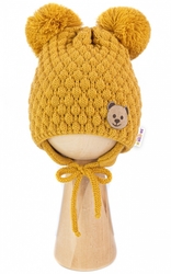 BABY NELLYS Zimní pletená čepice Teddy Bear na zavazování, hořčicová