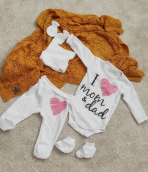5-ti dílná soupravička do porodnice I love mom & dad, holka