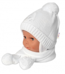 BABY NELLYS Zimní čepička s šálou - Autíčko bílá