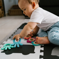 Dřevěné, silikonové kousátko BabyOno - Motýlek, růžové