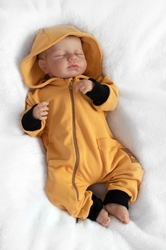 Teplákový overal s kapsičkou a kapucí BOY, Baby Nellys, hořčicový