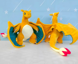 Plyšová hračka Pokémon Charizard s ohněm 23cm