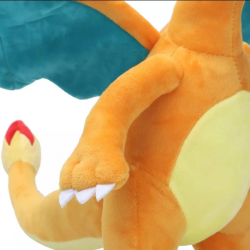 Plyšová hračka Pokémon Charizard s ohněm 23cm