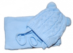 BABY NELLYS Zimní pletená kojenecká čepička s šálou TEDDY - modrá s bambulkami, vel. 62/68